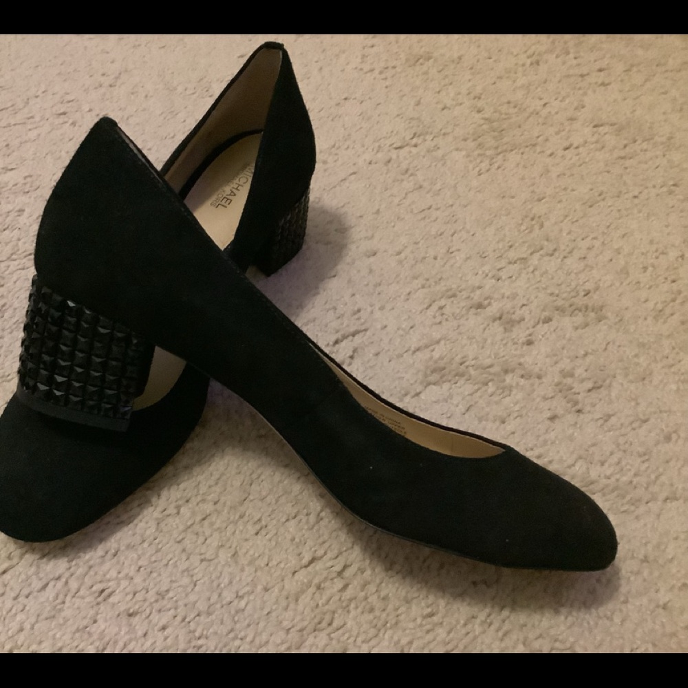 Shoes - Picture 5 of 16